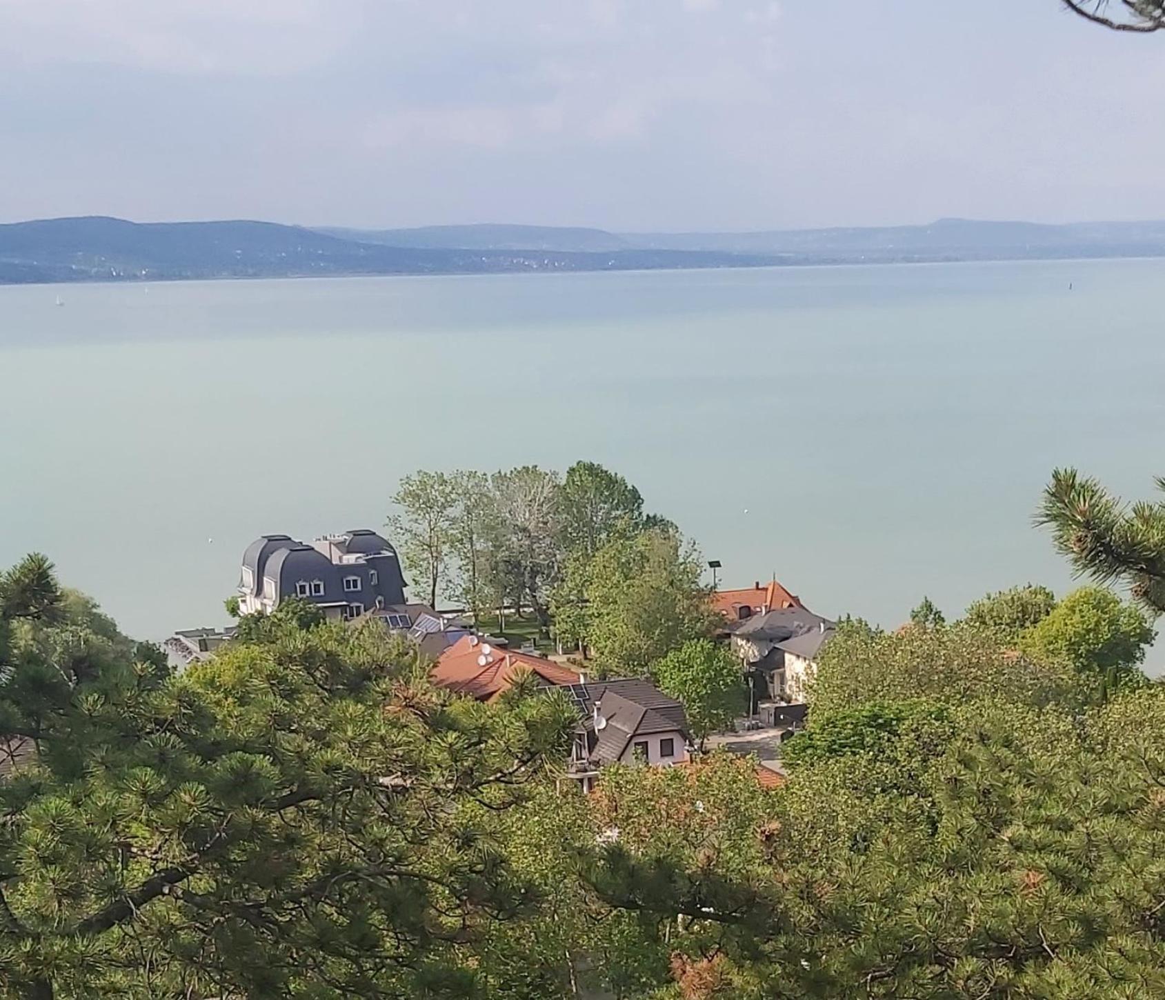 Apartmanhaz Horvath Balatonboglár Buitenkant foto