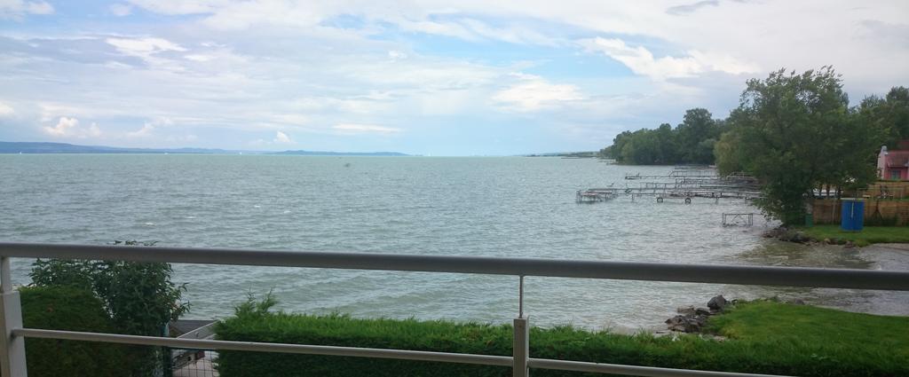Apartmanhaz Horvath Balatonboglár Buitenkant foto