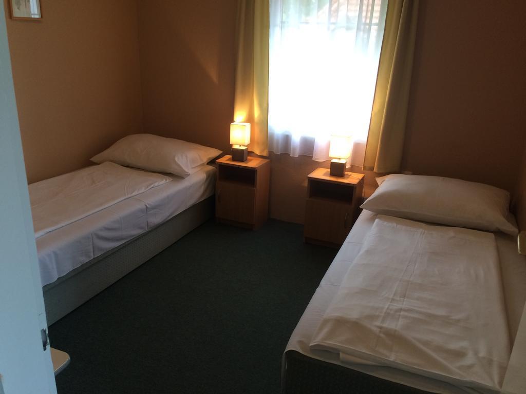 Apartmanhaz Horvath Balatonboglár Buitenkant foto