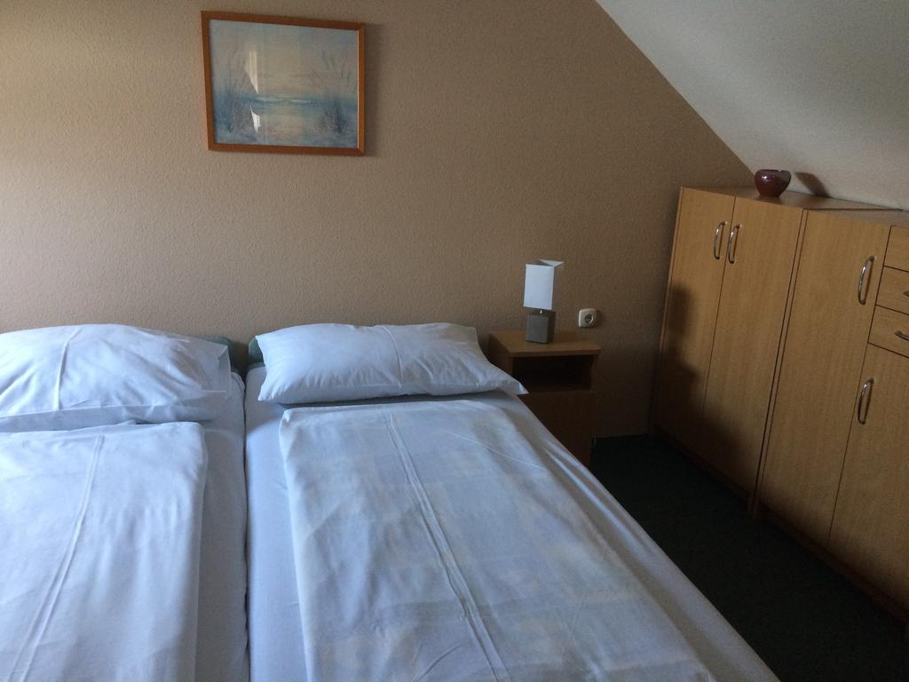 Apartmanhaz Horvath Balatonboglár Buitenkant foto